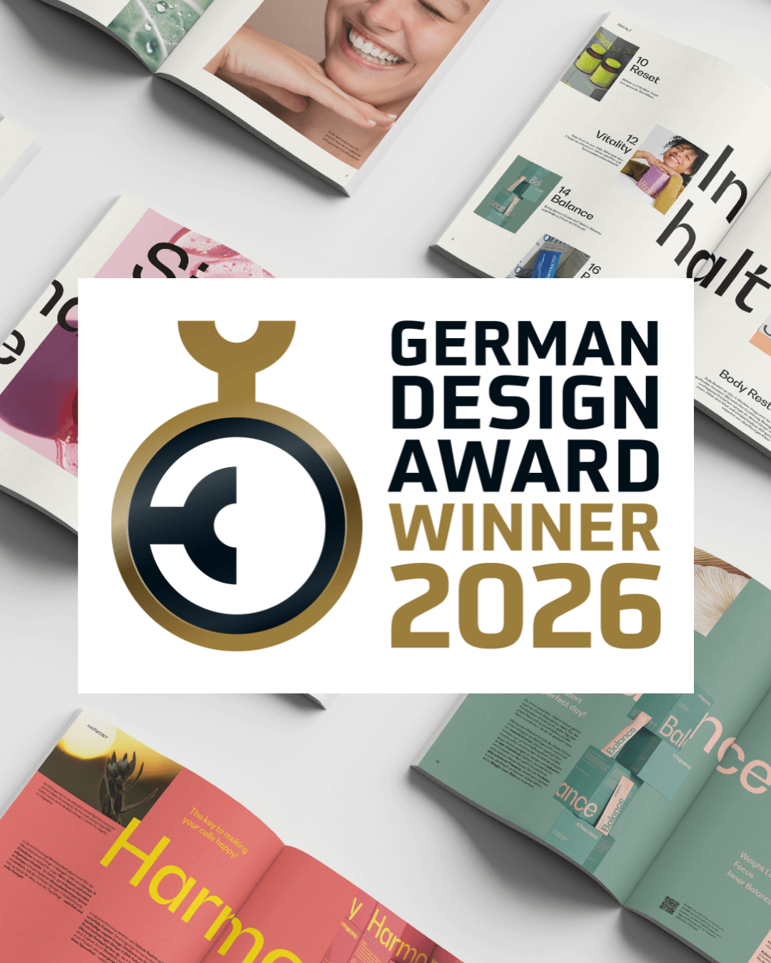 German Design Award 2026 Logo vor aufgeklapptem hajoona Markenmagazin mit den Produktlinien Balance, Vitality, Reset und Harmony. Darstellung der preisgekrönten Markenwelt.
