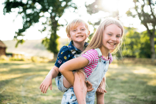 children siblings kids kinder hajoona schulanfang; Weiter zum Artikel "Neue Anfänge. Neue Routinen."